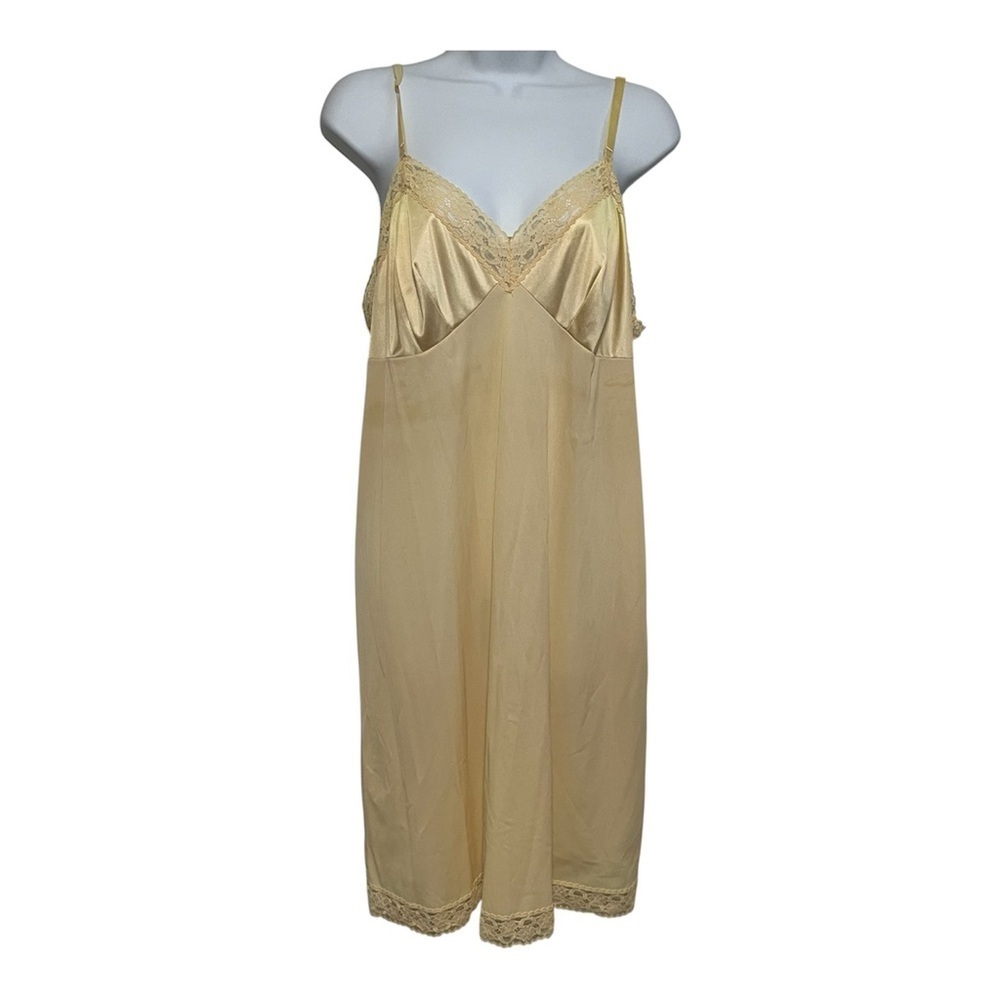 Vintage 80s Vanity Fair Lace Slip Dress Cream Nylon Nightgown Size 40 Lingerie